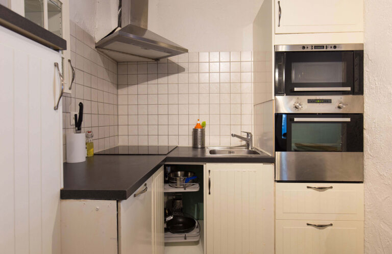budget_apartments_zermatt_haus_theodul_401_kitchen_010