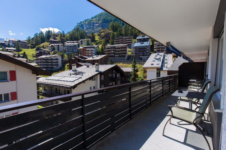 haus_theodul_zermatt_budget_apartments_301_balcony_011