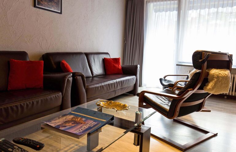 haus_theodul_zermatt_budget_apartments_404_living_012