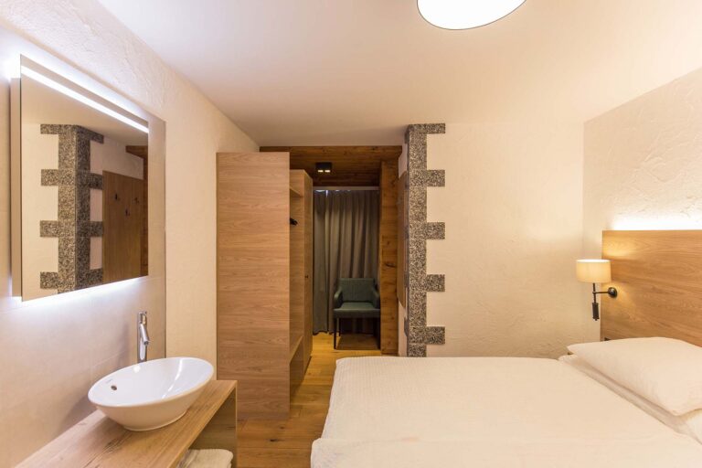 zermatt-holiday-apartments-theodul-bedroom-2-2