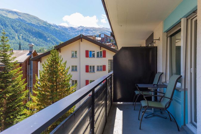 budget_apartments_zermatt_haus_theodul_306_balcony_010