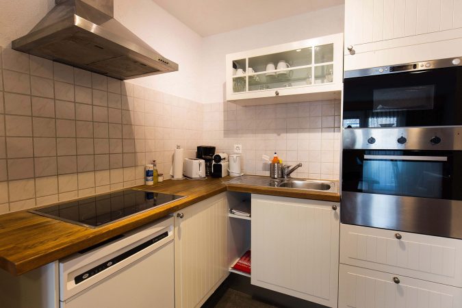 budget_apartments_zermatt_haus_theodul_306_kitchen_011