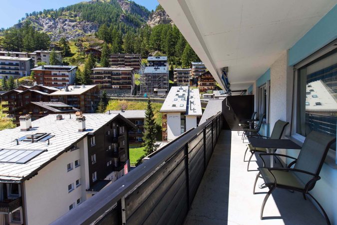budget_apartments_zermatt_haus_theodul_401_balcony_010