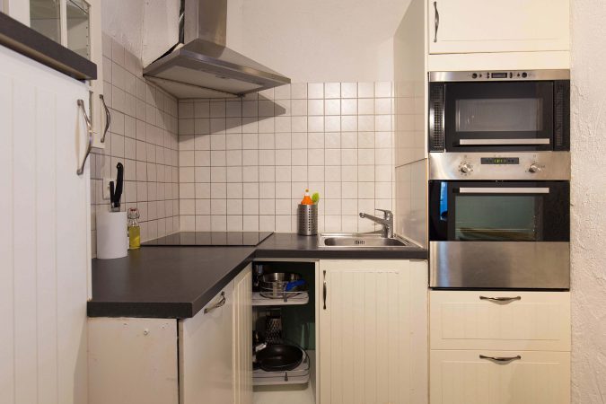 budget_apartments_zermatt_haus_theodul_401_kitchen_010