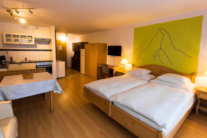 haus_theodul_zermatt_budget_apartments_302_living_010