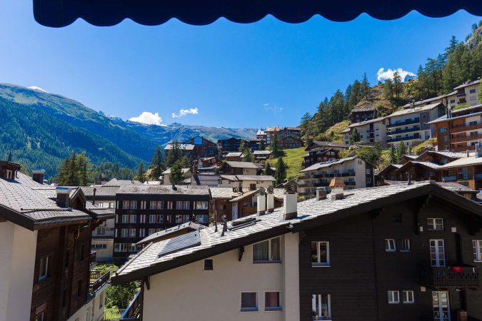 haus_theodul_zermatt_budget_apartments_303_balcony_010