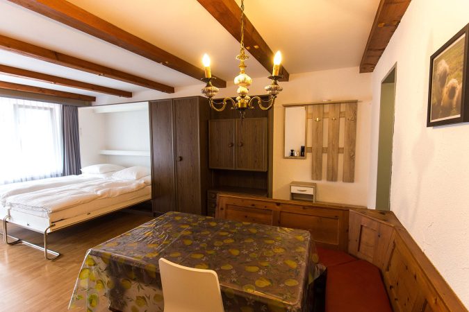 haus_theodul_zermatt_budget_apartments_303_living_015