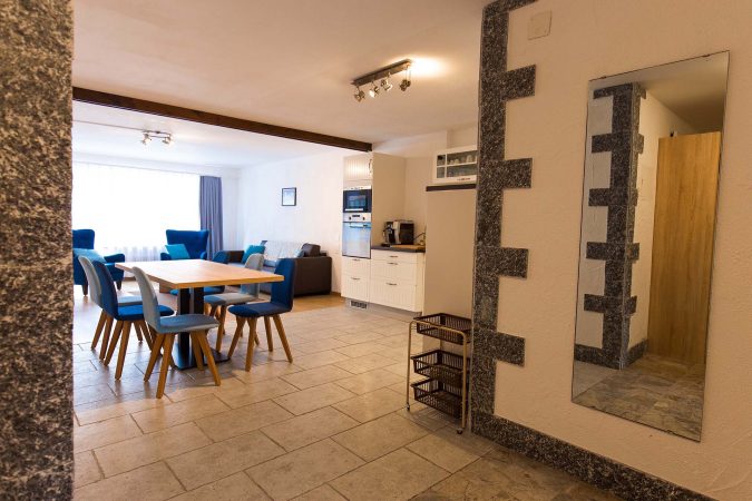 haus_theodul_zermatt_budget_apartments_304_living_012-1