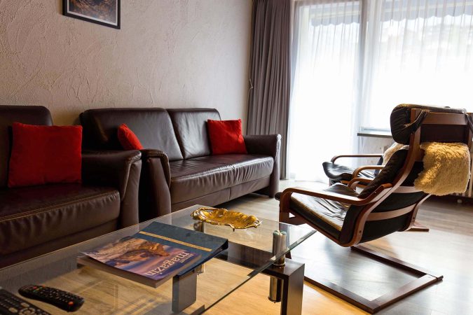 haus_theodul_zermatt_budget_apartments_404_living_012