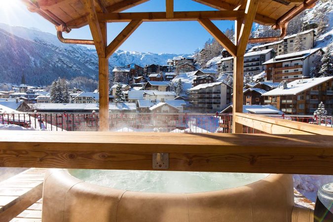 zermatt-holiday-apartments-theodul-penthouse-outdoor-jacuzzi